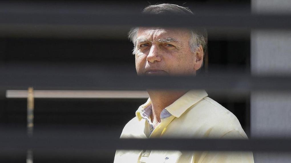 Bolsonaro é preso em Brasília após violação de tornozeleira gerar ordem do STF