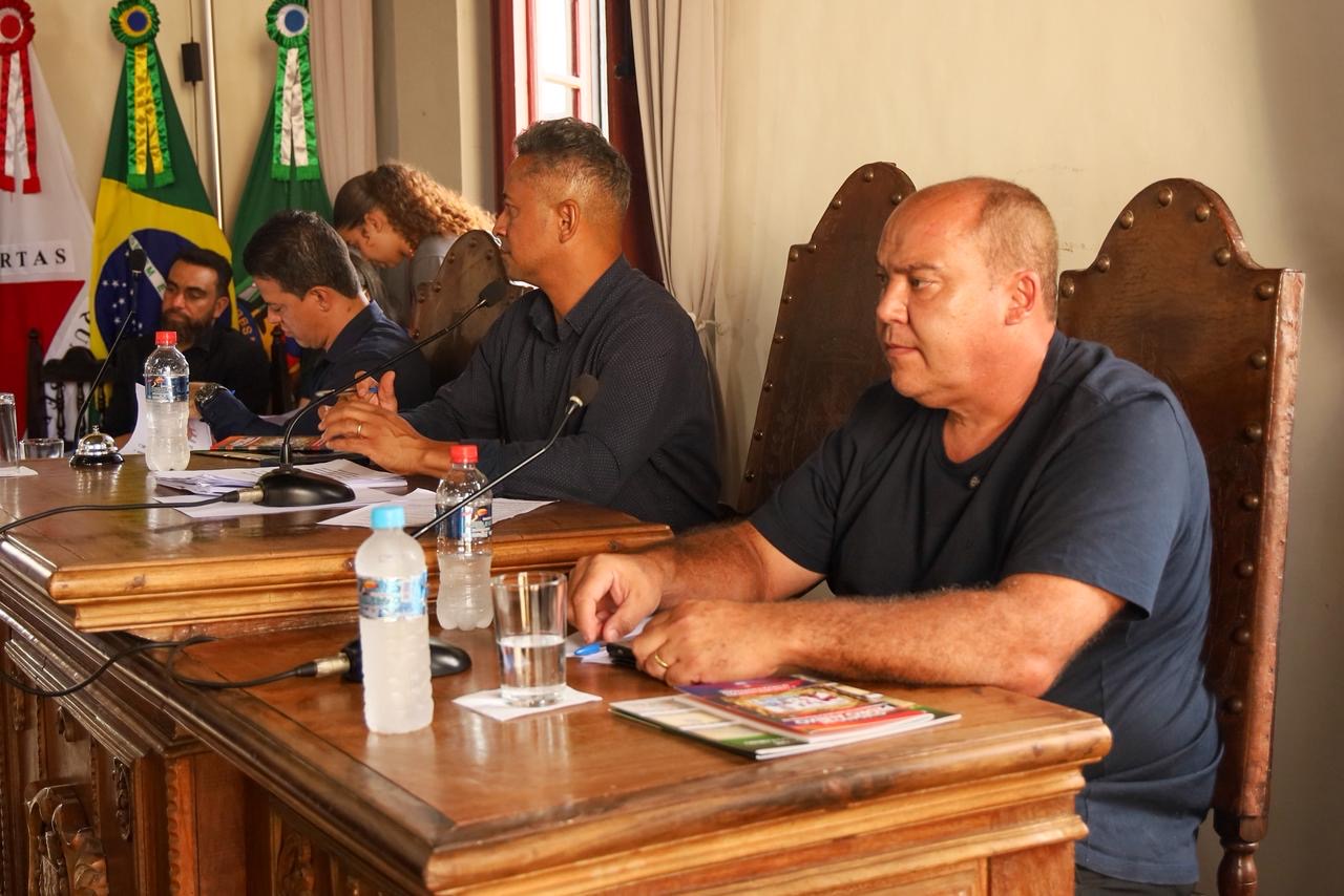 Câmara de Mariana aprova dois projetos do Executivo em sessão ordinária