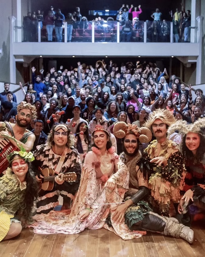 Grupo teatral de Mariana celebra 20 anos com apresentações gratuitas em diferentes espaços da cidade