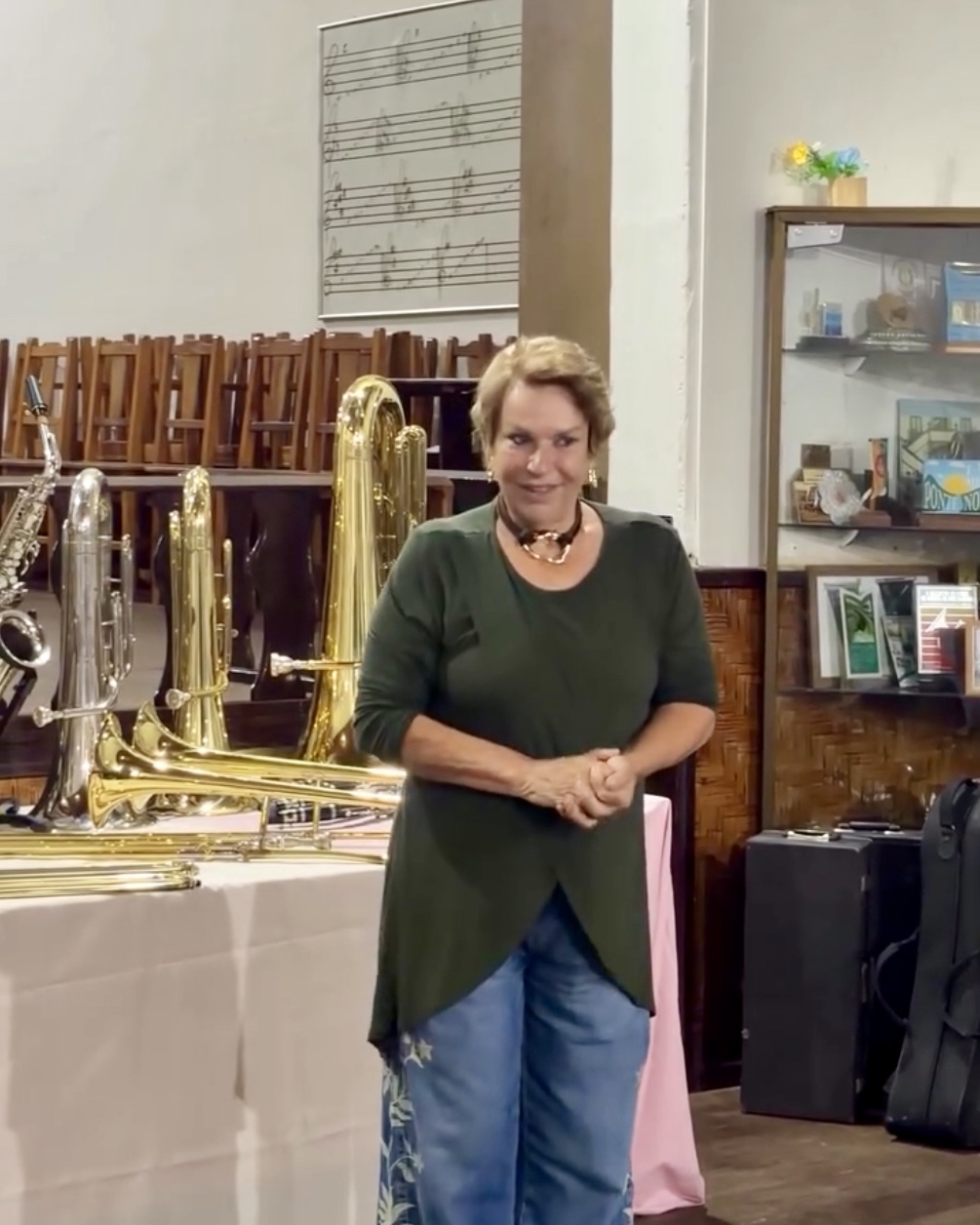 Sociedade Musical XV de Novembro realiza entrega de instrumentos com presença da vice-prefeita