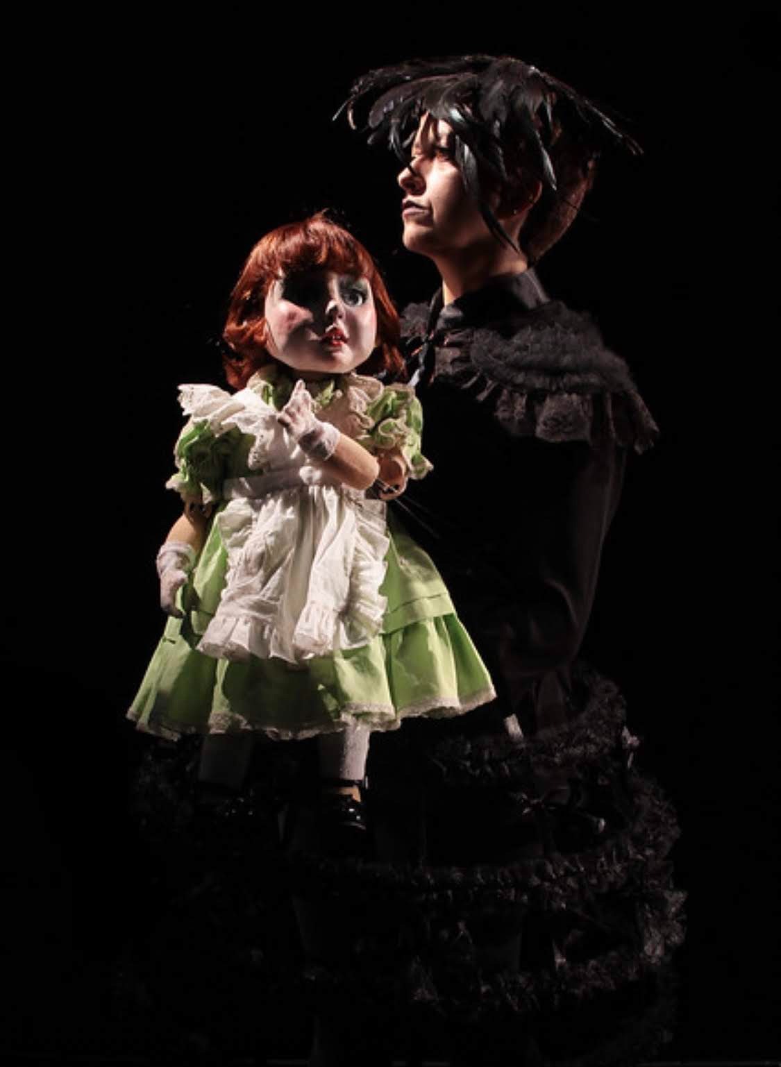 Escola de Ofícios de Mariana recebe diretora do Giramundo em conversa sobre trajetória do grupo