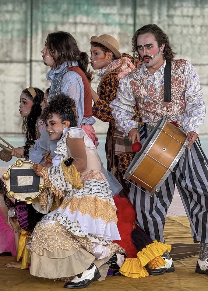 Espetáculo “Dom Casmurro” revisita clássico sob olhar de Capitu em sessões gratuitas