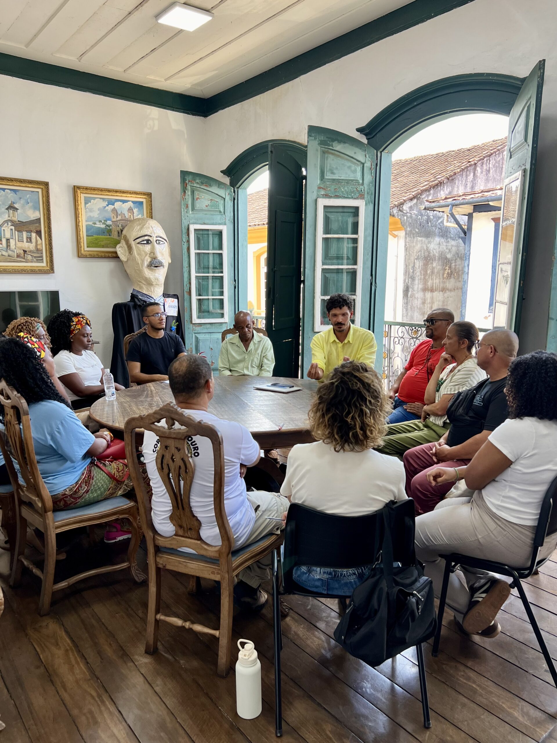 Secretário se reúne com grupos tradicionais e discute preservação de manifestações culturais em Mariana