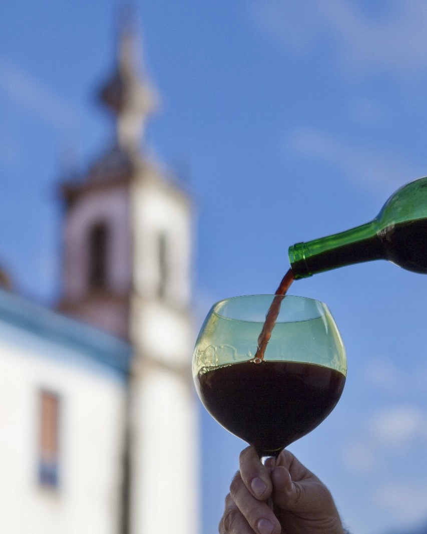 Festa do Vinho chega à 25ª edição e reforça tradição do vinho de jabuticaba em Catas Altas