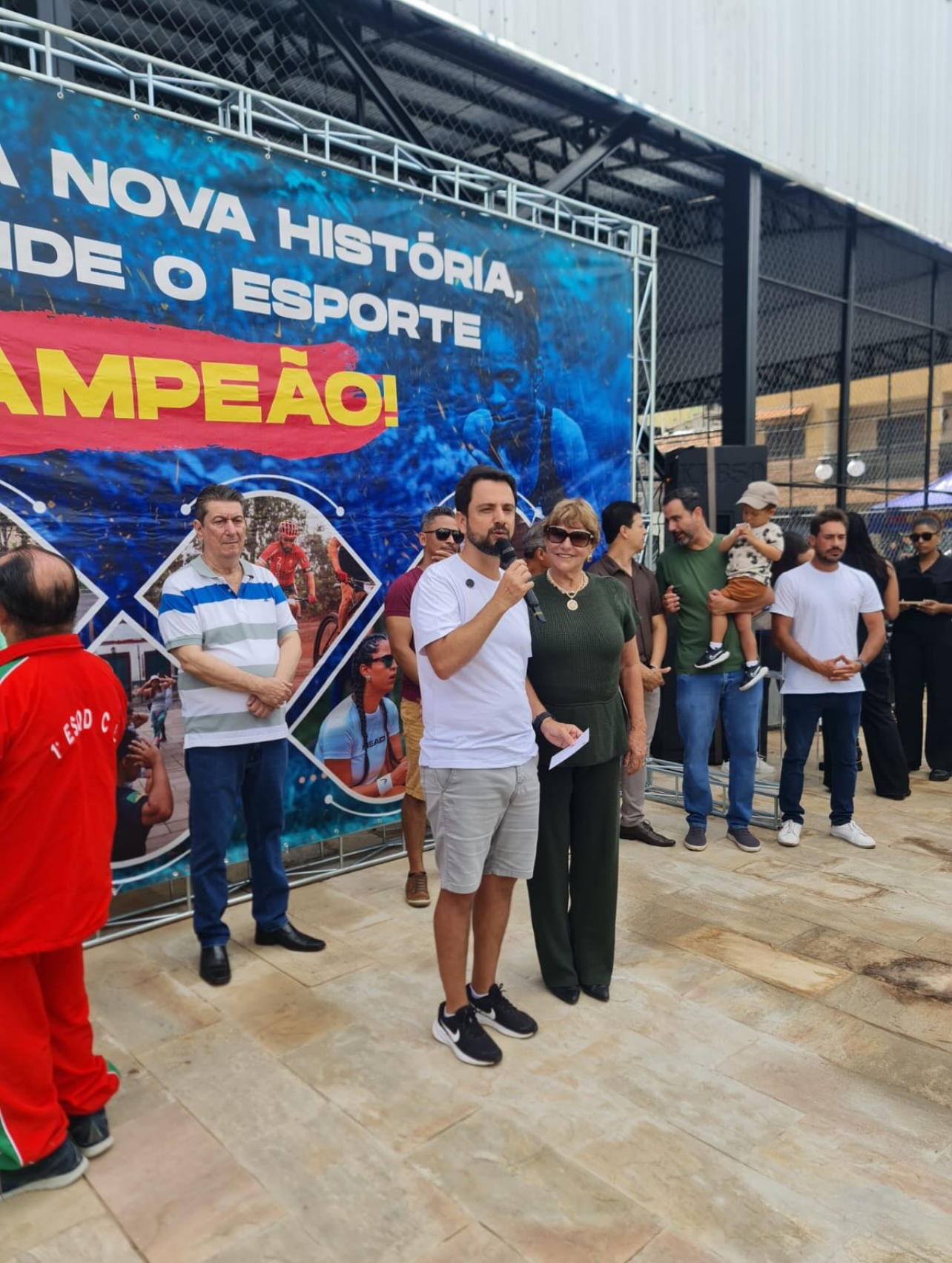 Com quadra coberta, nova praça e reforma de espaço comunitário, Colina recebe obras de requalificação urbana