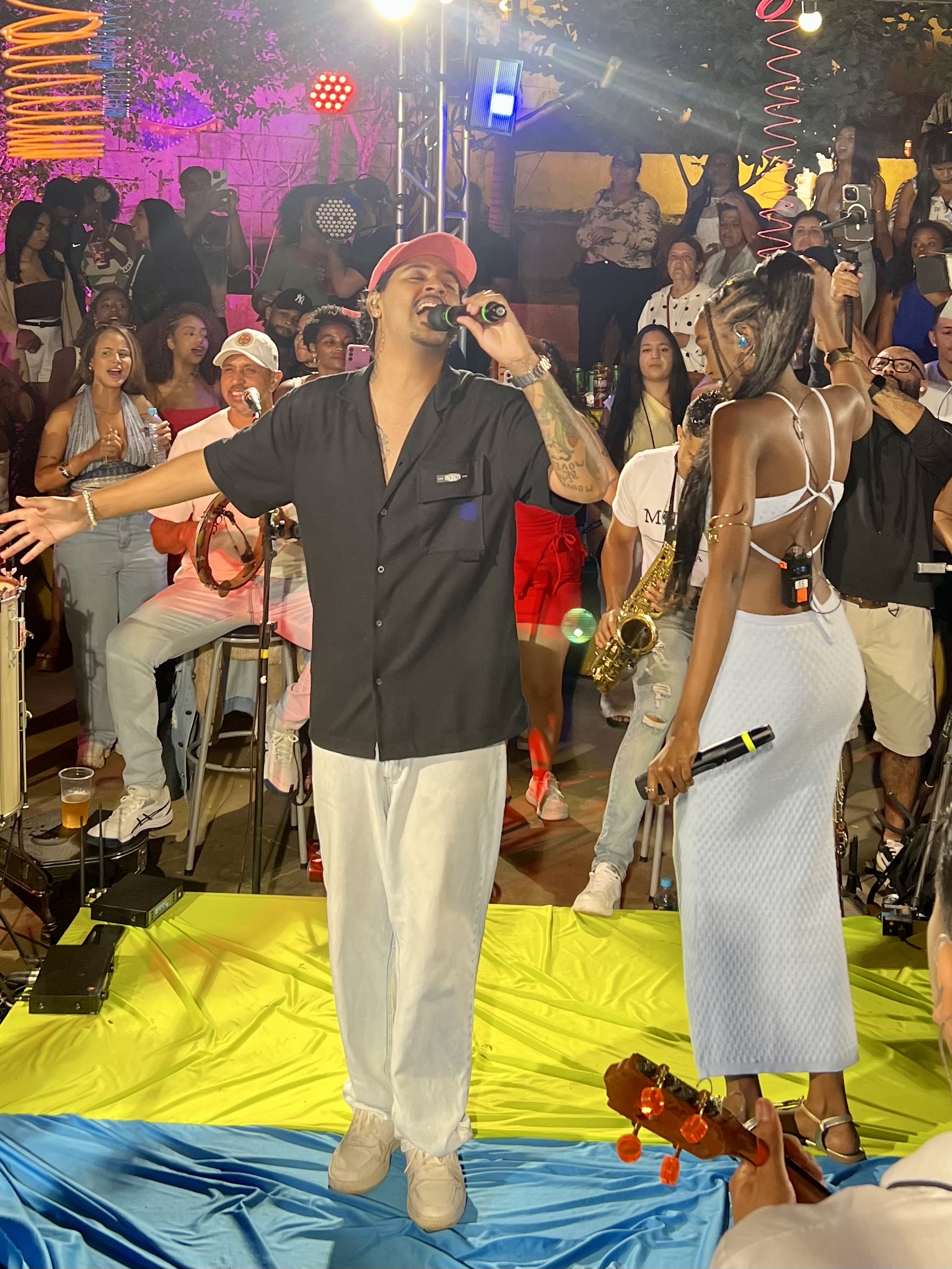 Casa Trapaça estreia com samba, pagode e público lotando Passagem de Mariana