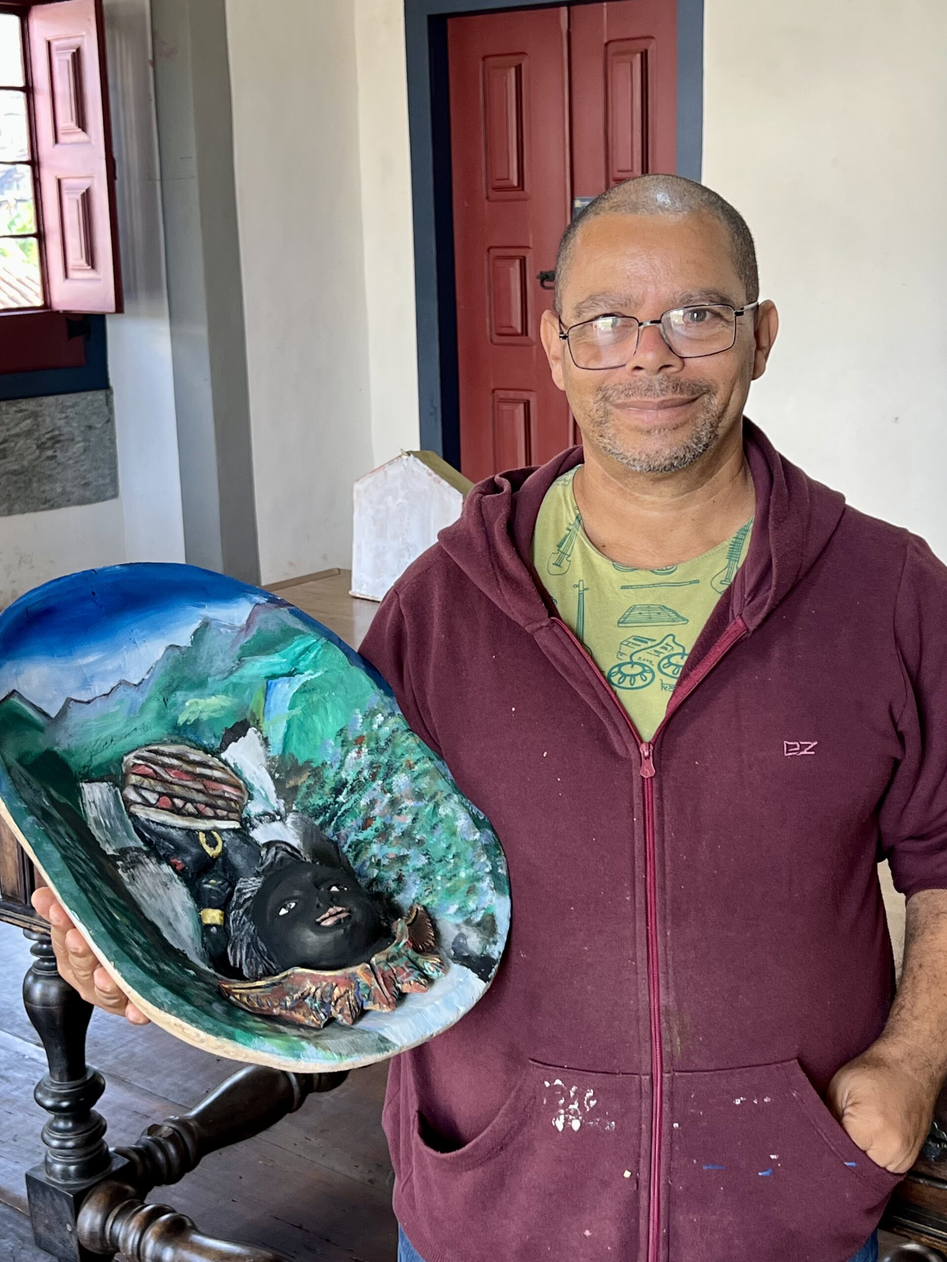 Exposição na Câmara de Mariana transforma descarte em arte e propõe reflexão sobre sustentabilidade