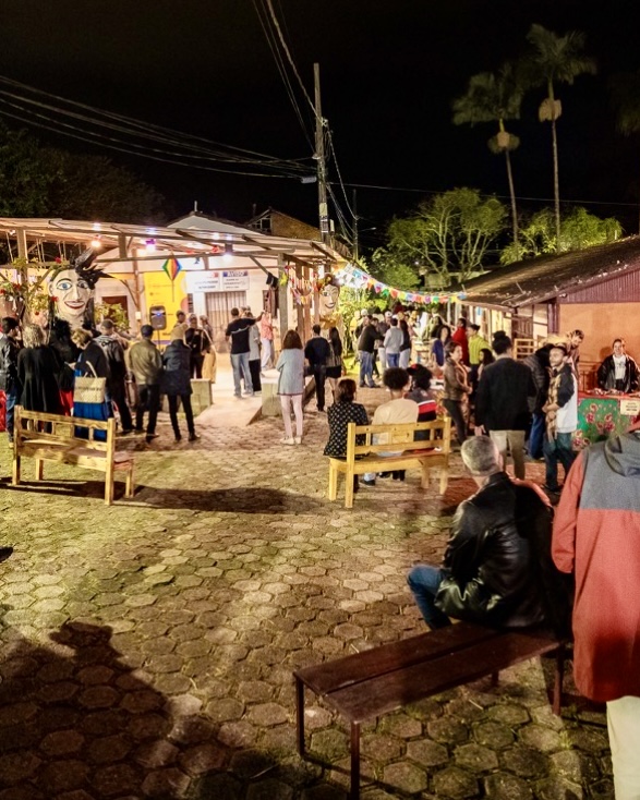 Escola de Ofícios movimenta a cena cultural de Mariana com feira aberta ao público