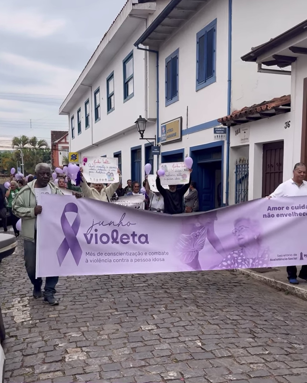Caminhada do RecriaVida chama atenção para a violência contra a pessoa idosa