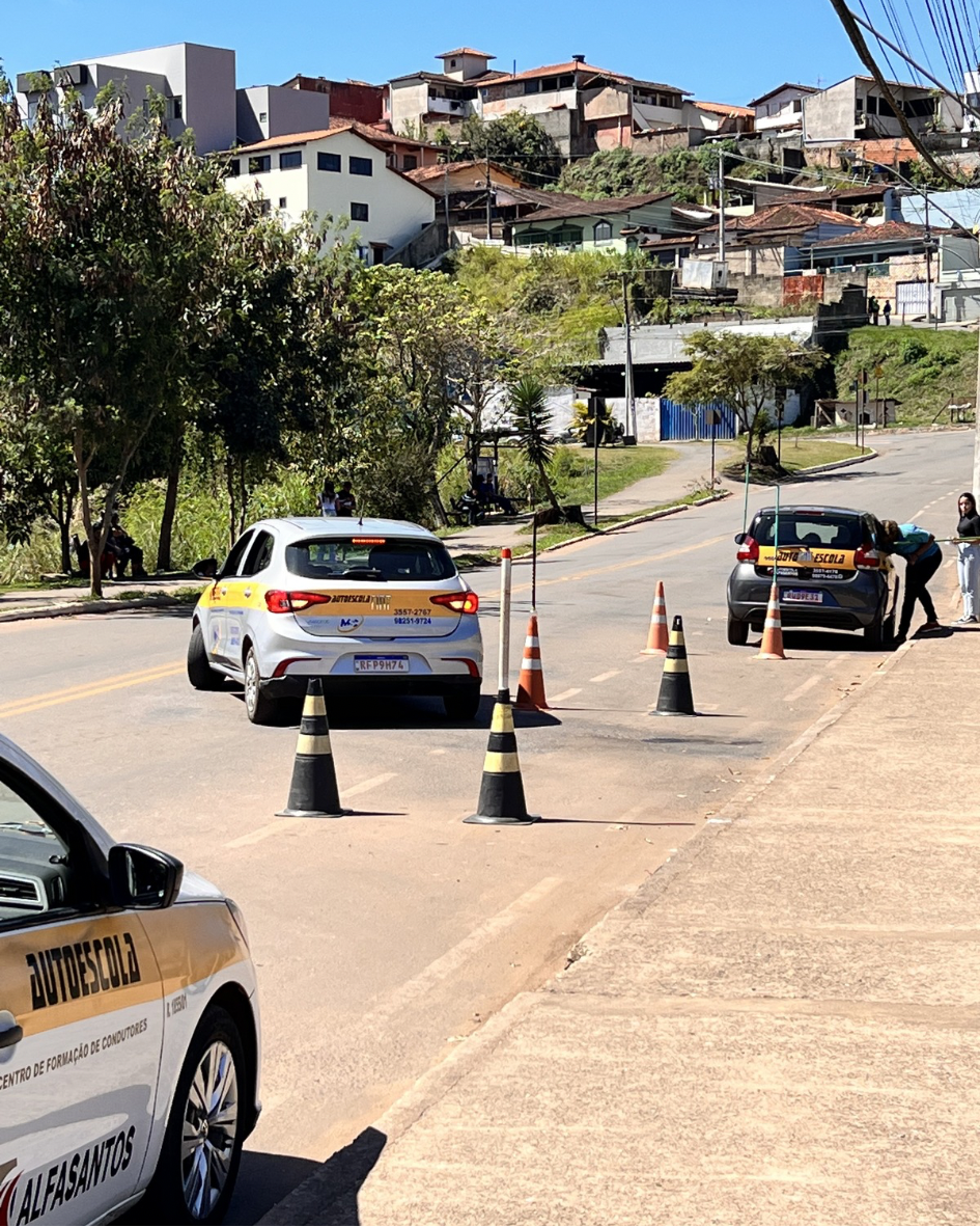 Audiência pública na Câmara discute atuação de autoescolas no bairro Vila Maquiné