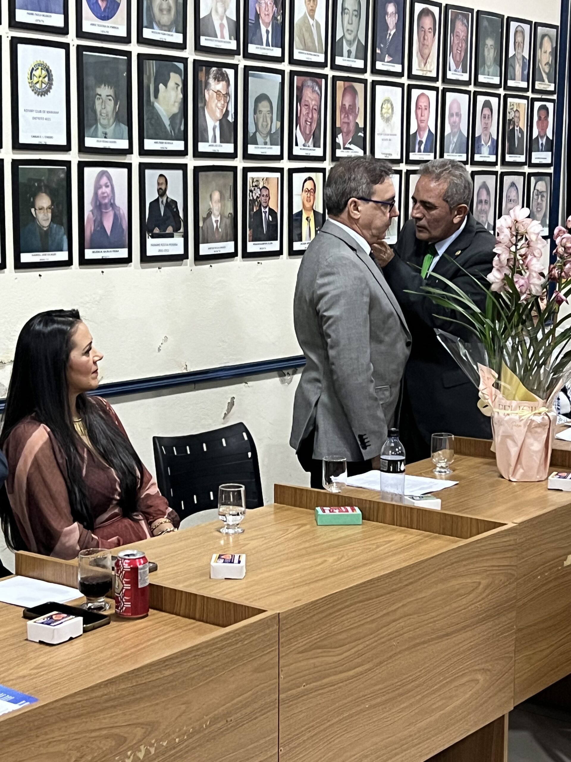 Rotary Club de Mariana empossa nova diretoria para o ano rotário 2026-2027