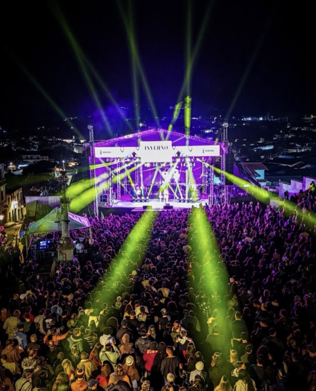 Vanessa da Mata leva grande público à Praça Minas Gerais em noite de Festival de Inverno