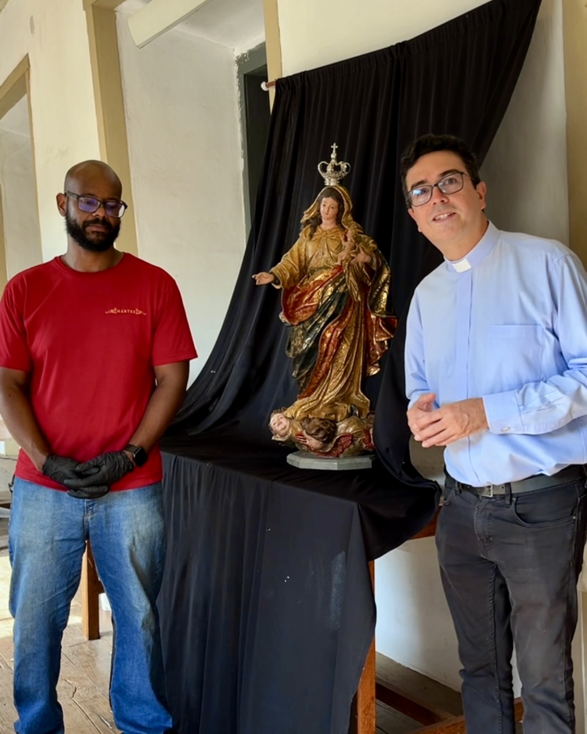 Restauração revela cores originais de imagem de Nossa Senhora do Rosário